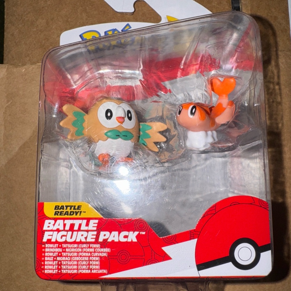 Battle Figure Pack with Rowlet and Magikarp
